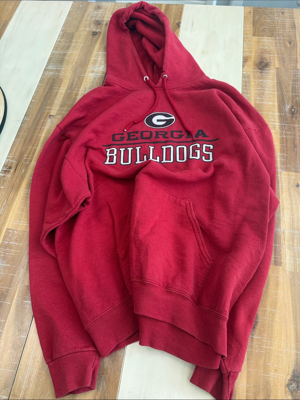 Russell Athletic Red Georgia Bulldogs Pullover Hoodie. (B2)